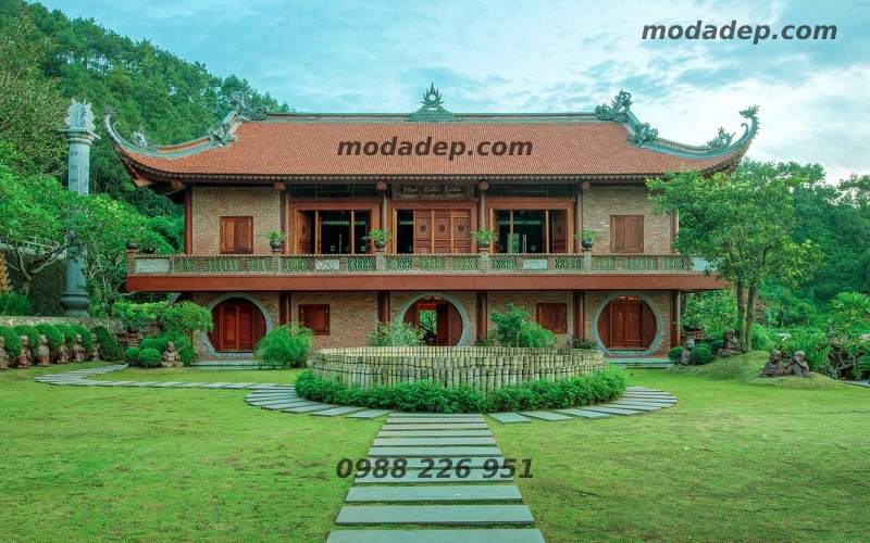 Từ Hà Nội đến chùa với quãng đường khoảng 70km, mất khoảng 1 giờ di chuyển