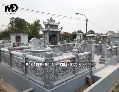 khuôn viên lăng mộ