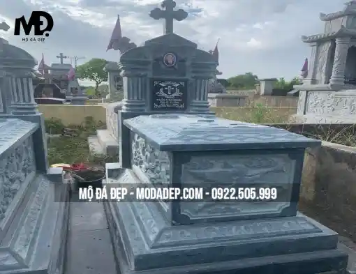 mộ đá công giáo