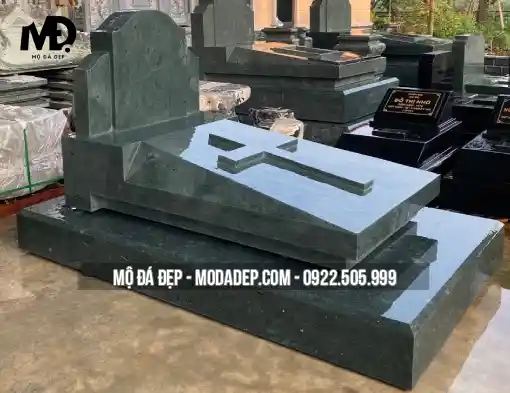 mộ đá công giáo