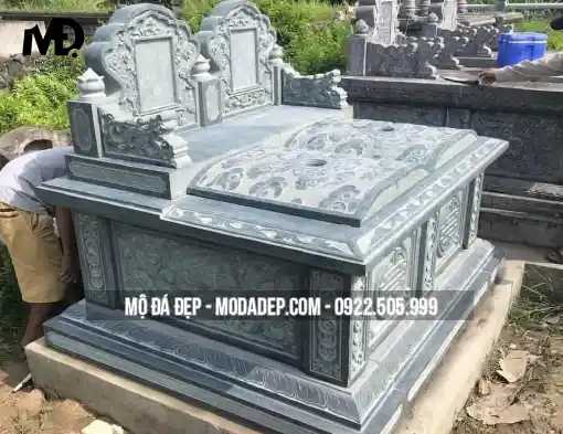 mộ đá đôi