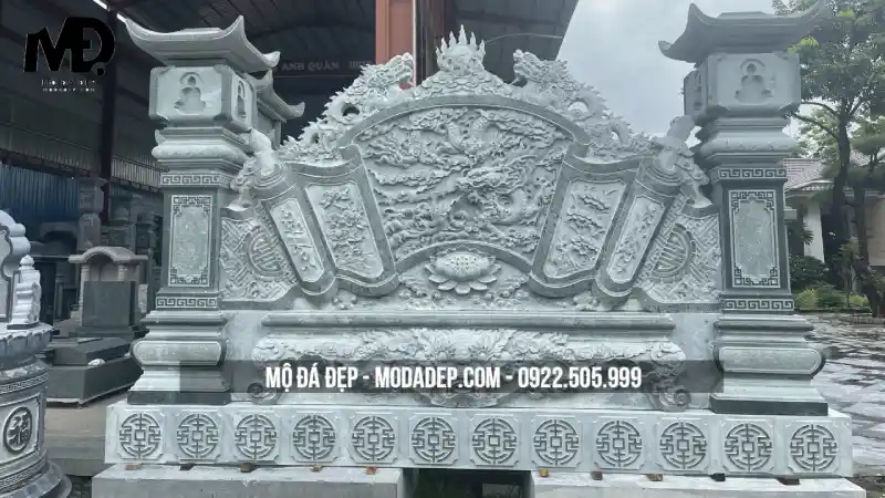 Cuốn thư đá không chỉ đẹp mà còn mang giá trị tâm linh sâu sắc, vì vậy luôn được ưu tiên khi xây dựng lăng mộ gia đình, dòng họ.