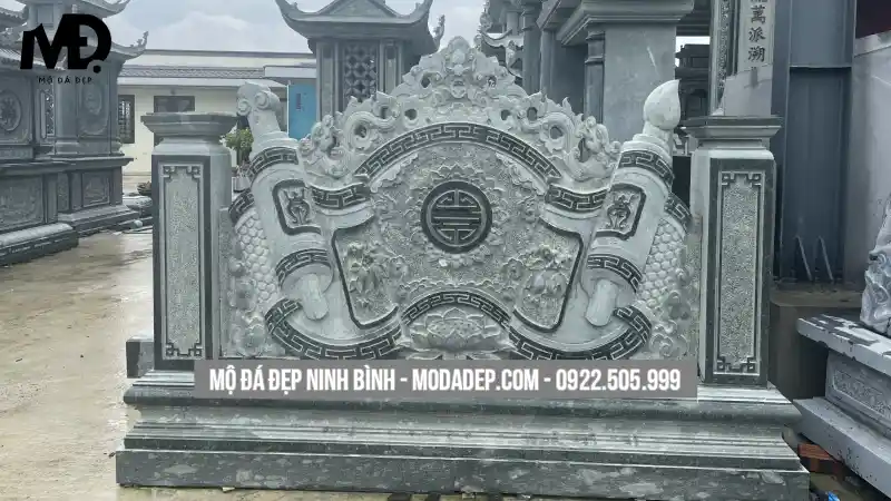 Hầu hết các mẫu thiết kế lăng mộ đẹp hiện nay đều không thể thiếu cuốn thư đá.