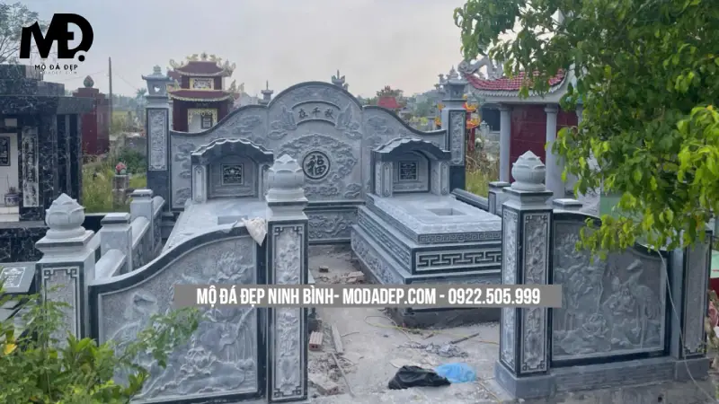  Phù hợp với gia đình nhỏ, ngân sách vừa phải nhưng vẫn đảm bảo sự trang nghiêm.