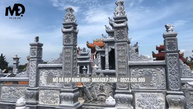 Một cổng đá được đặt đúng vị trí, đúng hướng và đúng kích thước phong thủy sẽ góp phần làm tăng giá trị tâm linh cho toàn bộ khu lăng mộ.