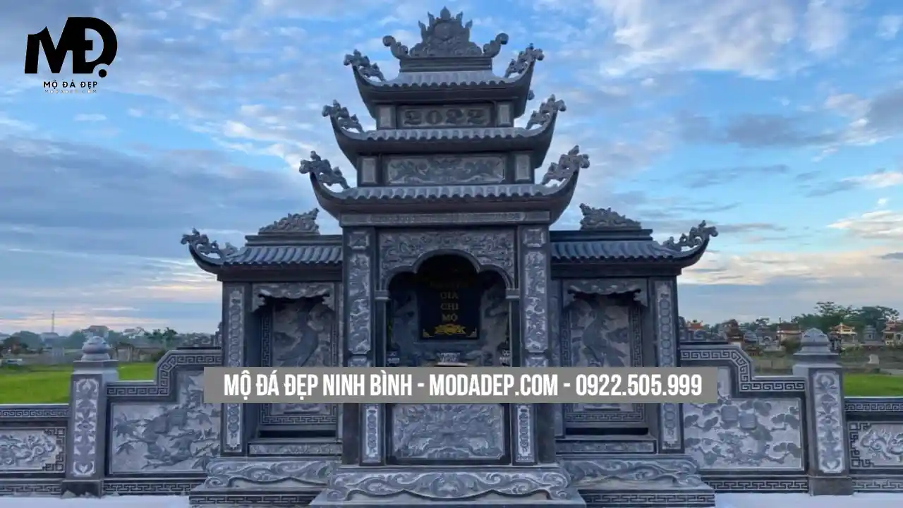 lăng mộ bằng đá khối